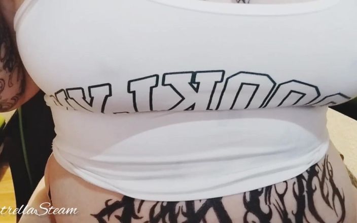 EstrellaSteam: मेरी शर्ट के साथ मेरे स्तनों के साथ खेलना