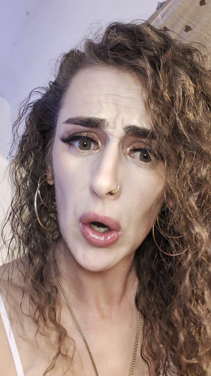 CecexoMonroe: 작은 자지를 겸손하게 - Cece Monroe의 작은 페니스 겸손