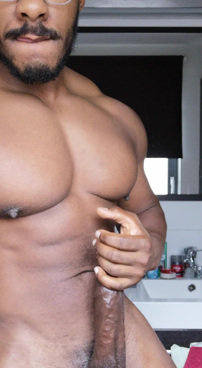 Amadeus: Pula mare și grasă a oricui