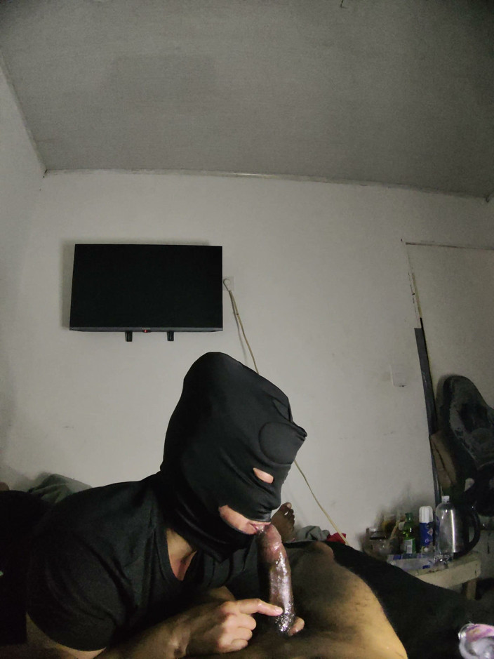 Cum-lobian dickdrainers: Masker hitam jagoan tenggorokan
