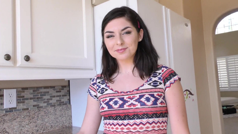 Perv Milfs n Teens: Keira Croft üvey babasından genç amını döllemesini istiyor