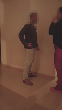 Hotwife scopata alla festa del cantiere - sperma in bocca