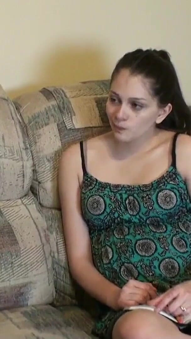 Pregnant amateurs: 18 और ड्रॉप करने के लिए तैयार Crystal की फिर से चुदाई