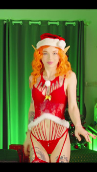 Which Christmas Outfit Looks the Best on Me in Your Opinion?