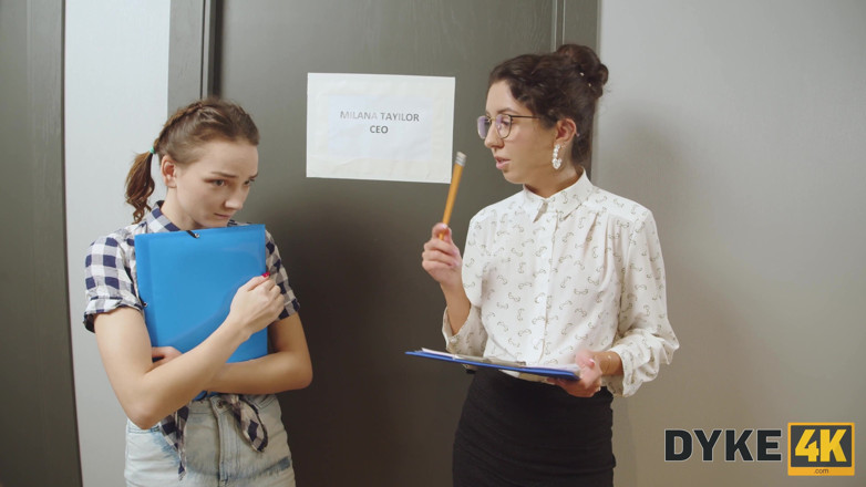 Dyke4K: Three Girls Unit