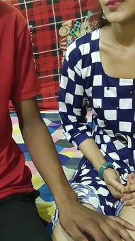 Desi Ladki Guse Me Ayi ou Apane Chachi Ko Boli Muze Chodo Man Kar Raha Hai