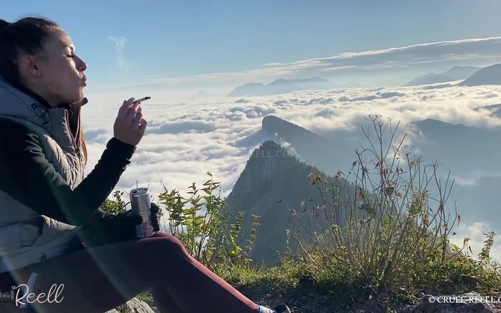 Cruel Reell: Reell - fumando en pico de montaña - Schober