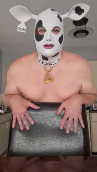 Daddy's Pretty Plump Hucow! Moo!