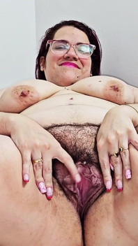 Sexy kouření koz a hrátky s piercingem