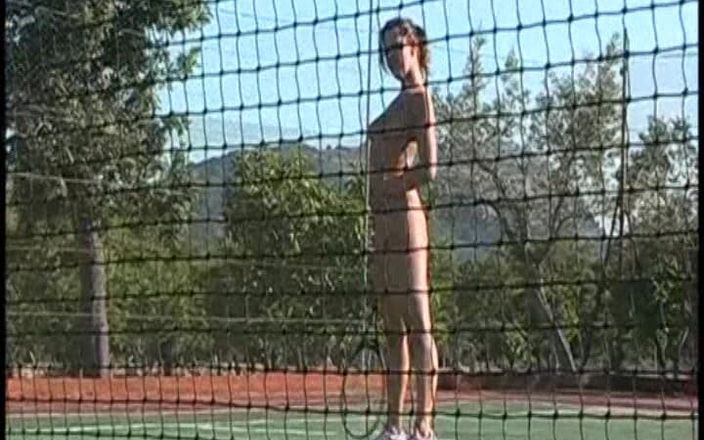 Dirty Lesbian: Dildolu seksi lezbiyen gençler açık havada seks derlemesi