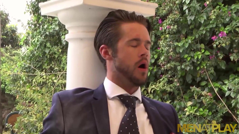 Menat Play: MENATPLAY - Latino Enzo Rimenez fucks well suited businessman
