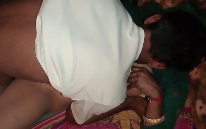 Pooja Sexy: सौतेली बहन अपने सौतेले भाई के साथ अपने कमरे में सेक्स करती है