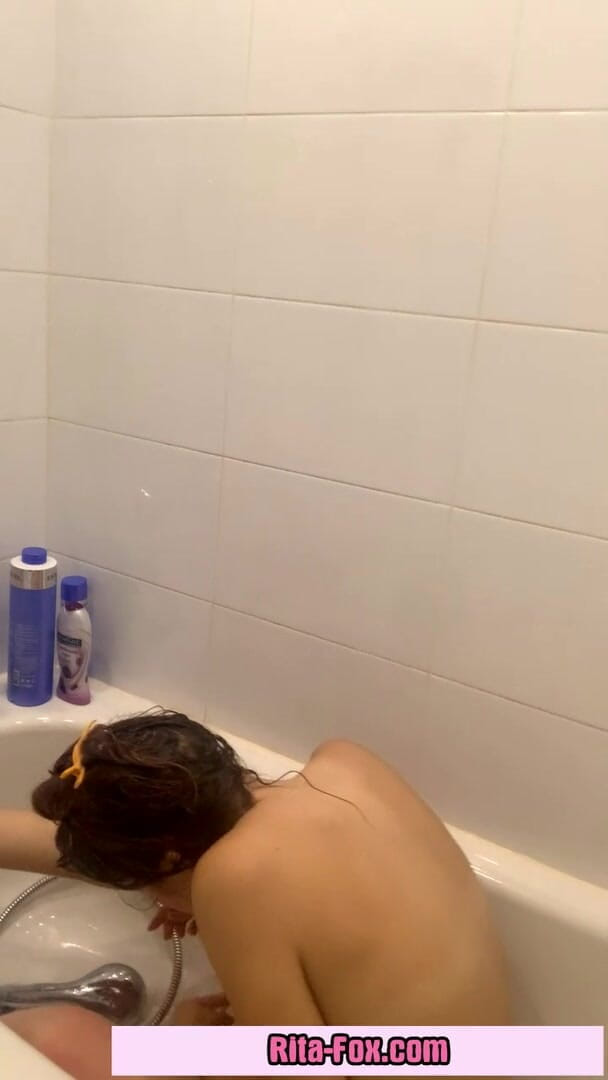 SugarNadya: Я пішов приймати душ і голити свою солодку пизду для фільмів 18 + фінал