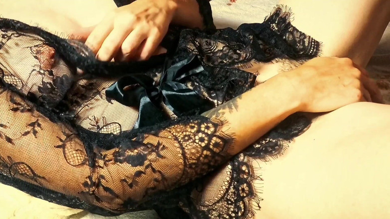 LolaLola: Masturbation, Rubbing Against That Drives Me Crazy