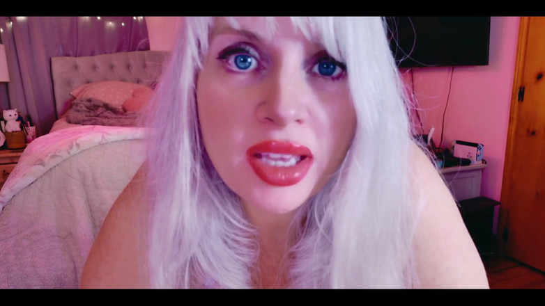 PaintedRose: Wanita dewasa rambut pirang lagi asik masturbasi