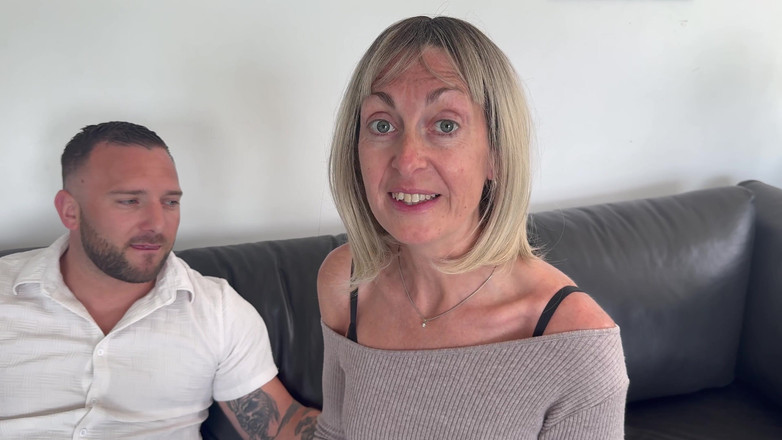 Video Porno One: Lena, 40 letá MILFka z Tours!