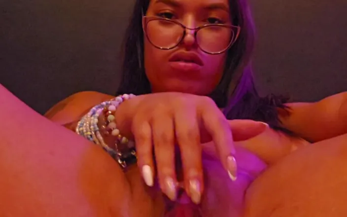 Bruna Paz: Let Me Make You Cum?