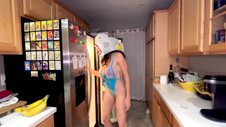 Little Puck: Lo squalo che sbatte bite jello spara