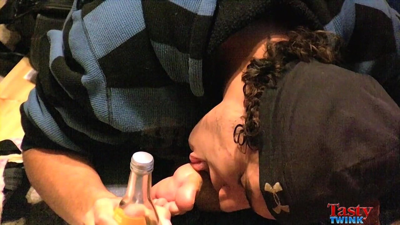 Tasty Twink: Jiffy-toes