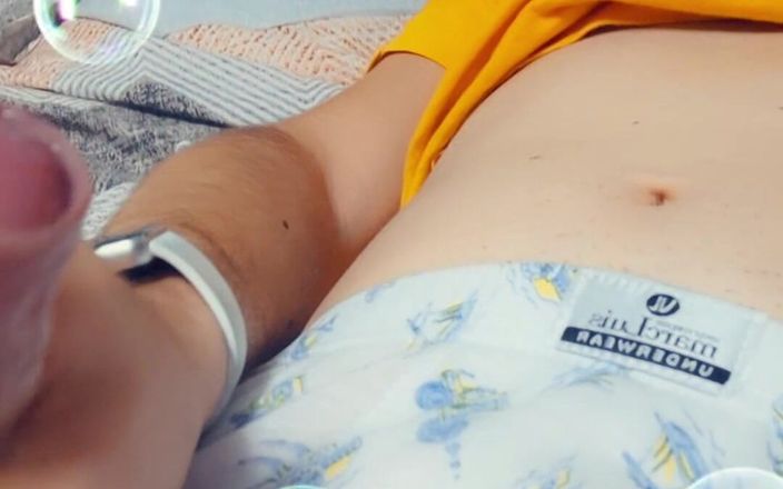The college boy: Frecher college-junge macht sperma-video für seinen papi