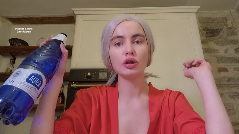 Faith Eros: 継母が瓶を吸う - 首フェチ、喉フェチ