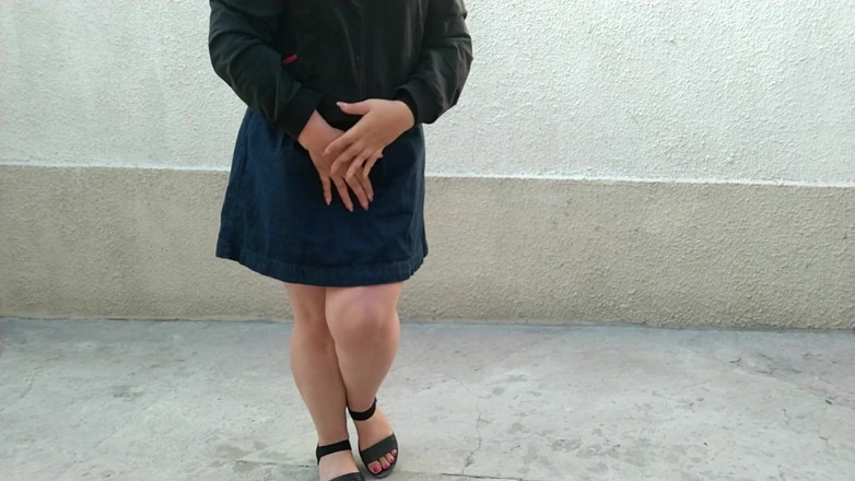 Elena: Hari musim gugur yang dingin dan hujan emas panas dari...