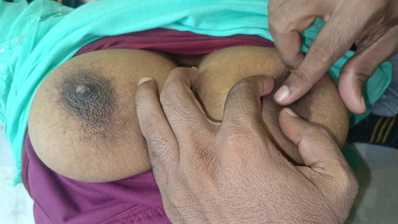 Palani69: कॉलेज छात्रा पड़ोसी के साथ बिस्तर साझा करते हुए