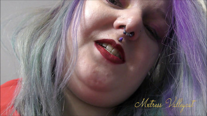 Mxtress Valleycat: 50피트 여만에 평평하게 찌그러뜨리기