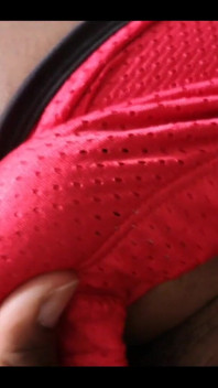Ama las piernas grandes y los pantalones cortos rojos
