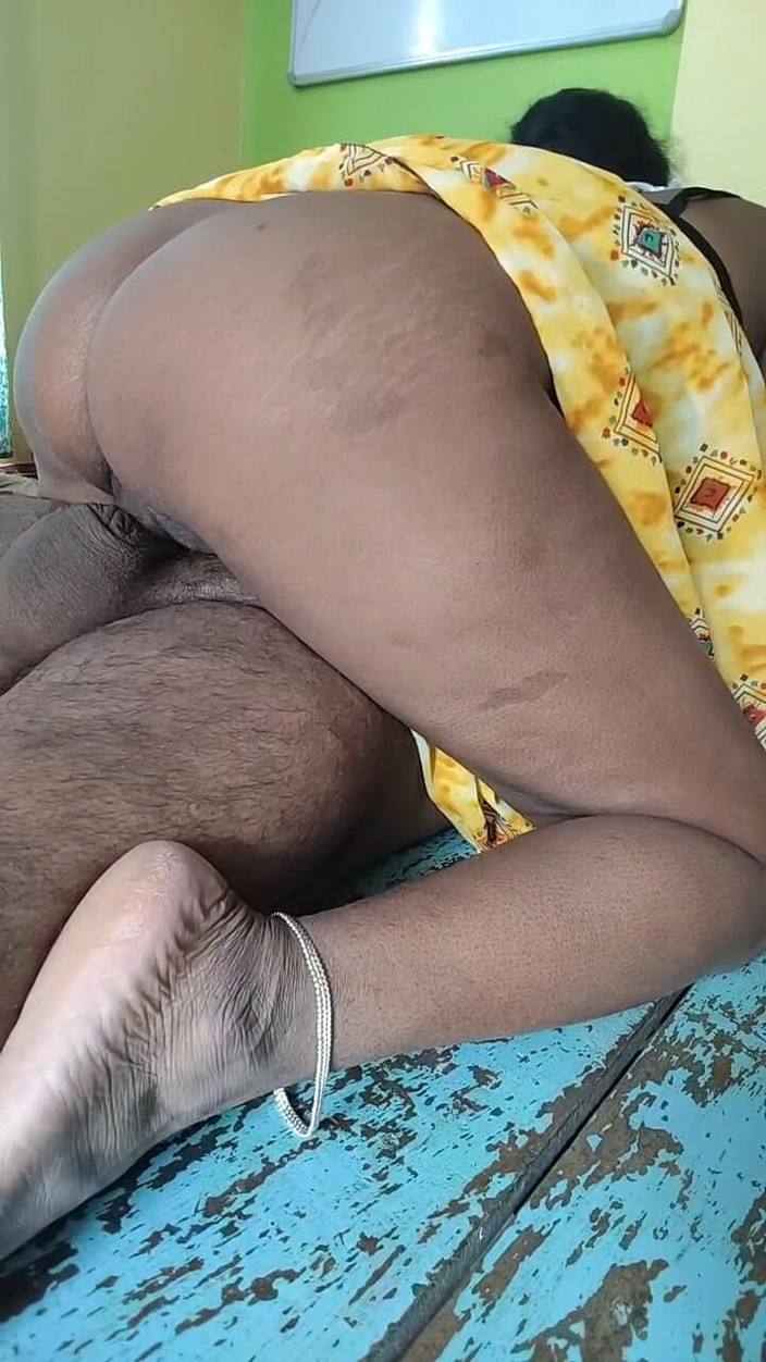 FULLMJEDETI: Oggi la figa e le tette di India si sono...