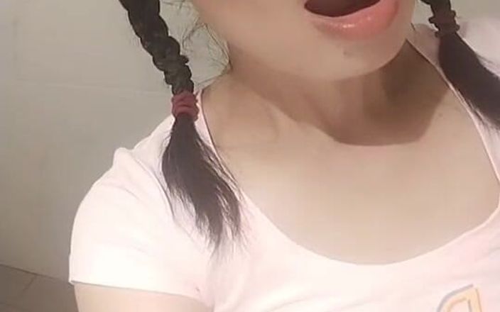 Lucky Kik: Lickykik Dress Sexy, Trying Her Pee and Fuck Her Throat