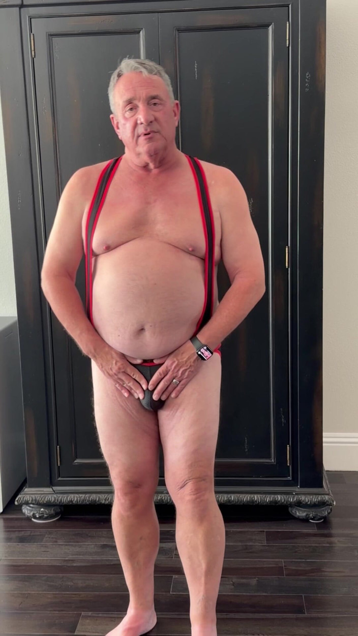 GottaLuvBB: Wresting Coach Modeling Uniform