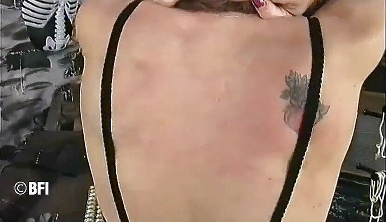 House of lords and mistresses in the spanking zone: Wanita nakal diikat dan disebat