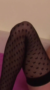 Dvě brunetky lesbičky, které si chtějí hrát se svými kundičkami, které touží po extrémním fistingu