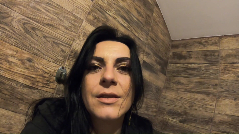 MilfyCalla: Milfycalla - čůrání a masturbace sexy holky v punčochách - 4