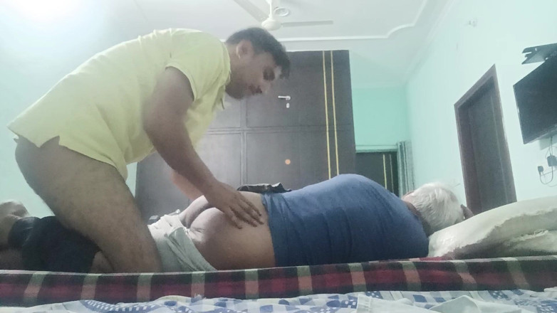Rajasthani-old-lover: Aksi hot lesbian ayah tiri dan perwira tentara india yang...
