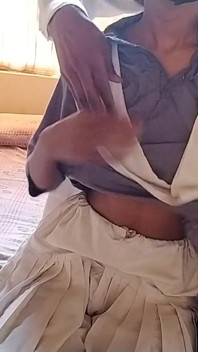 Video di sesso ragazza desi village in uniforme del college