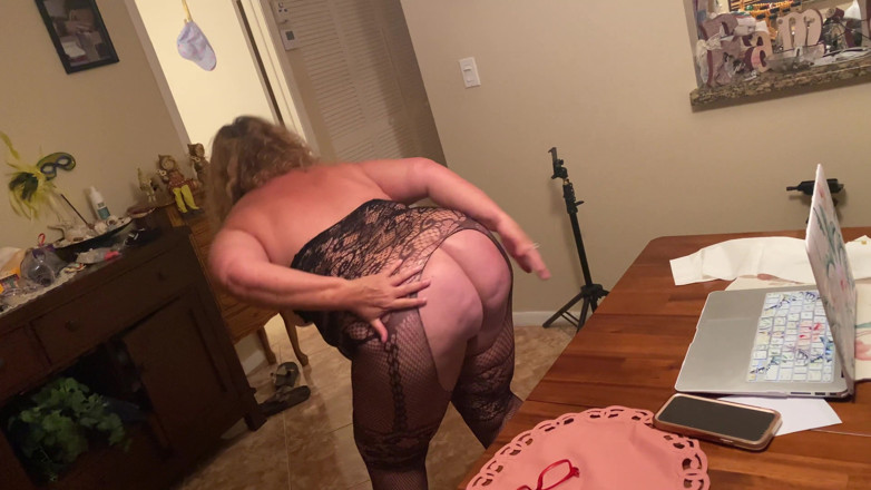 Big Ass 4 U: Deja que esta chica de la cam sea la chica...