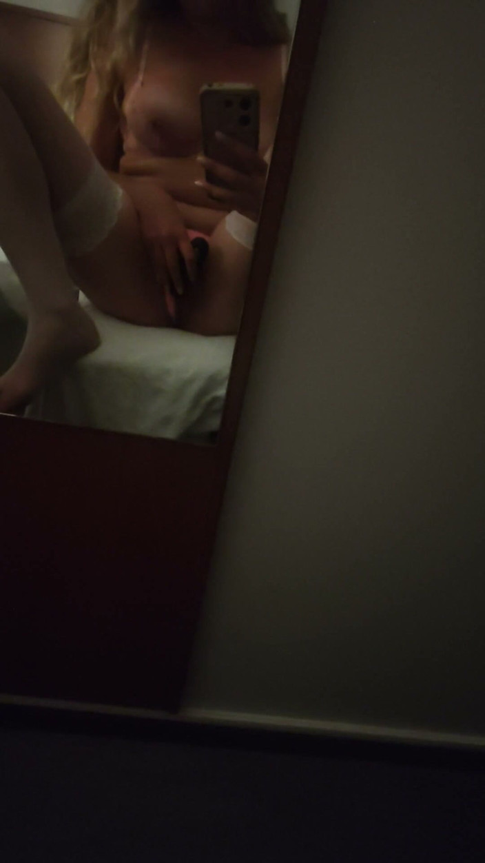 JoCeyLN: Masturbation in Front of the Mirror