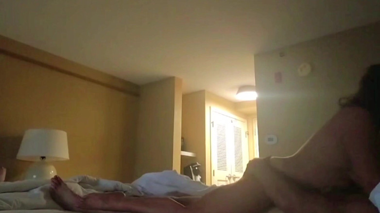 Estebanyanna: Bini curang sebenar mengambil 2 creampie kembali ke bilik hotel ga