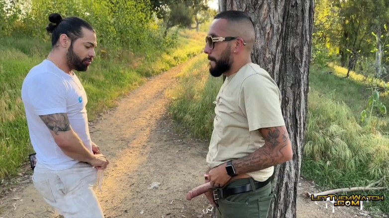 Let them watch: Öffentlicher, Gut Bestückter Latino Fickt Roh, Draußen Erwischt