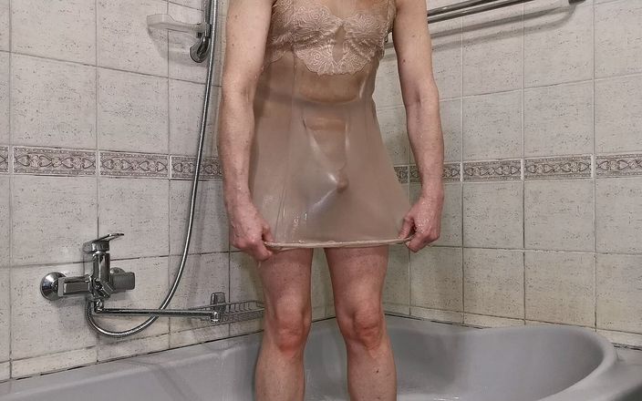 Sissy Cummy Lingerie: Эффект мокрых нейлоновых колготок к простому желанию принять вечерний душ