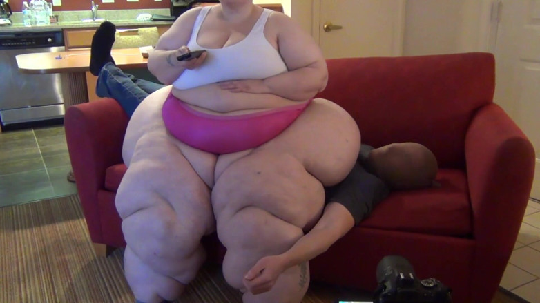Full Weight Productions: Bobbi Jo smashes him into the sofa