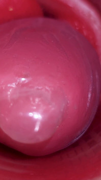 큰 자지 장난감으로 질에 있는 캠걸 자궁 경부 POV 카메라 내부