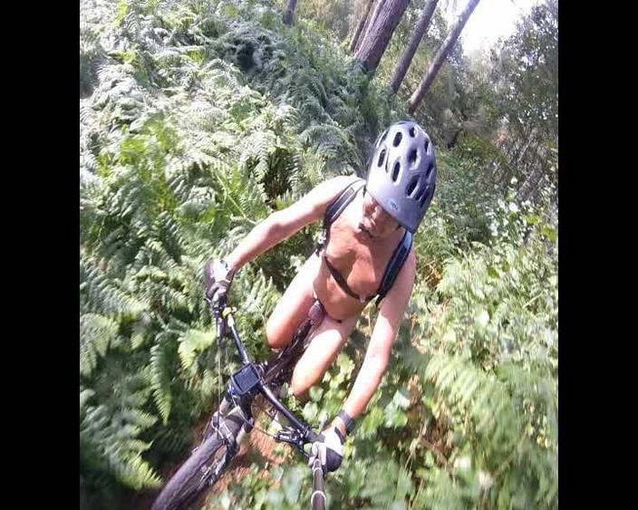 Andy: Hari di dalam hutan di basikal saya