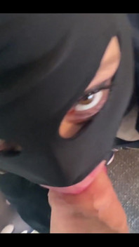 MILf lutscht meinen schwanz