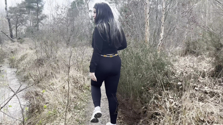 Ariana Faye: 공공 장소에서 따먹기