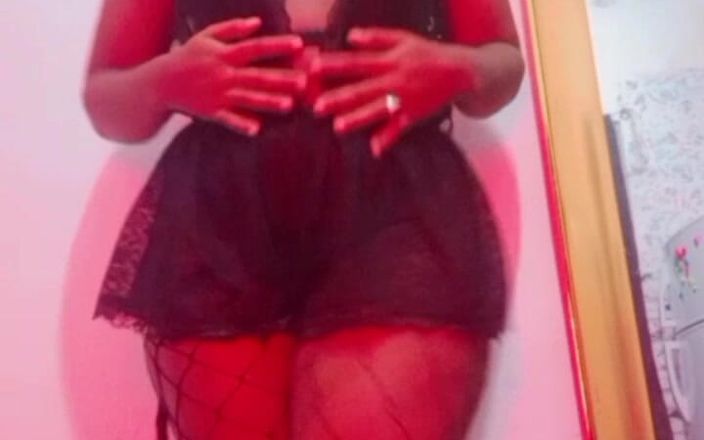 Minayi: I Love to Make Rich Mischief and Start Dancing Erotically...