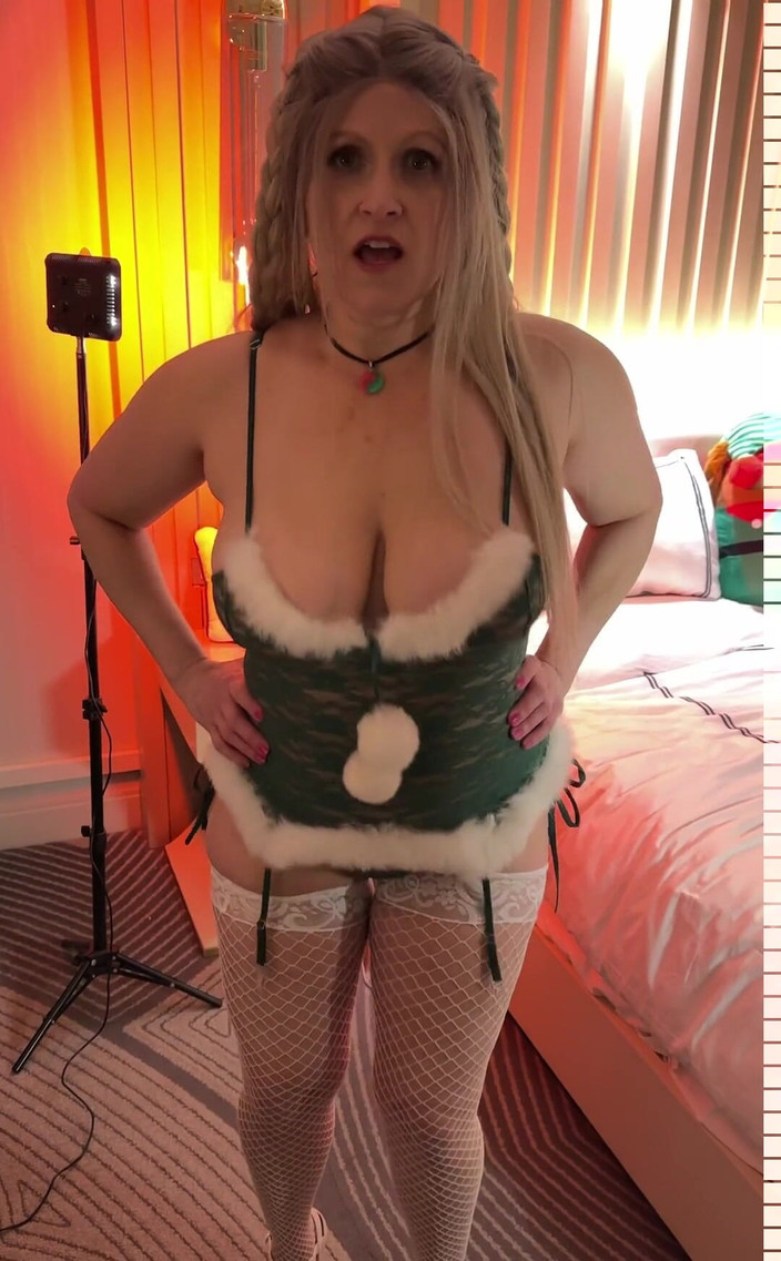 TabithaXXX: Voyons combien de temps je peux trémousser mes seins pour...