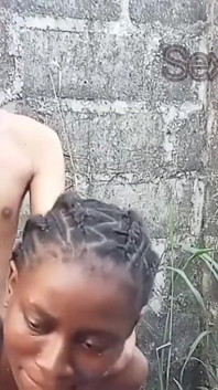 Anambra sexy, une jeune femme aux petits seins se fait baiser par Jujuman